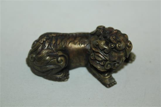 A Chinese bronze lion-dog scroll weight, 19th century, 7cm